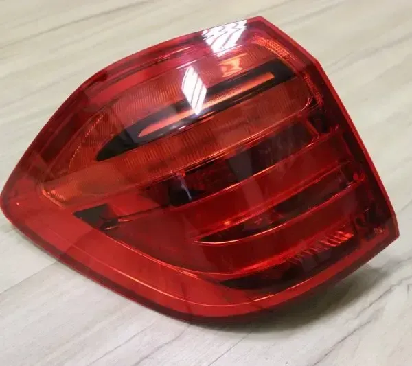a1669067301   rear light